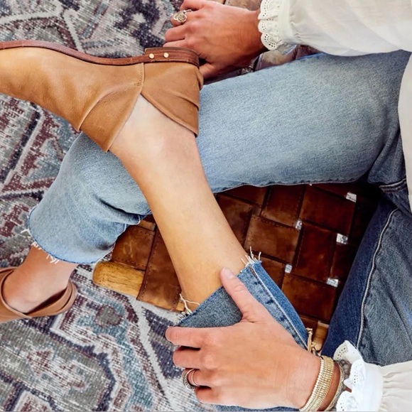 beek Shoes - BEEK Women Puffin Leather Slip On Bootie Flats Size 12